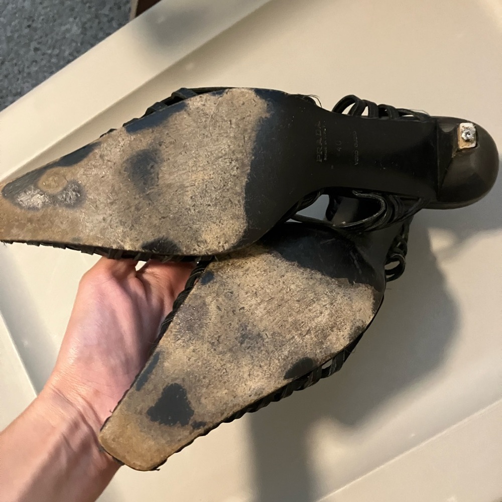 Prada low black heels - Picture 5 of 5